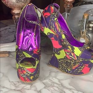 wedgeless multi print heels